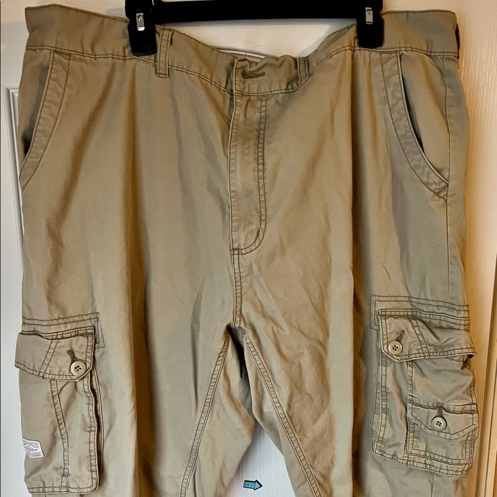 Parish Nation cargo shorts 
44 / Khaki